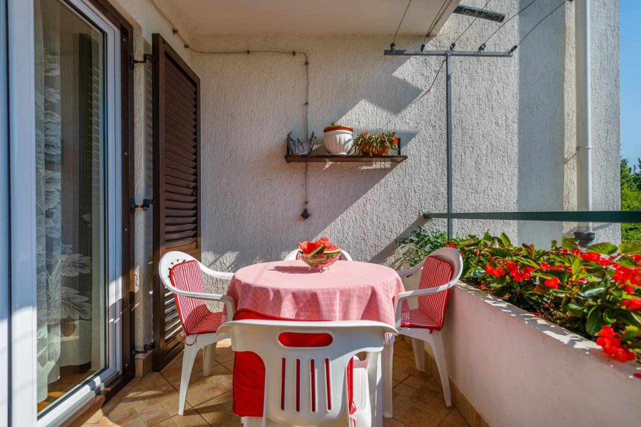 Apartment Dragica Krk Town Exterior foto